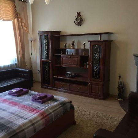 Затишна Квартира В Центрі Міста Ternopil Esterno foto